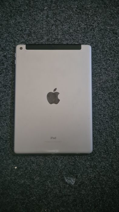 Срочно iPad 5 icloud чистый + читает симку