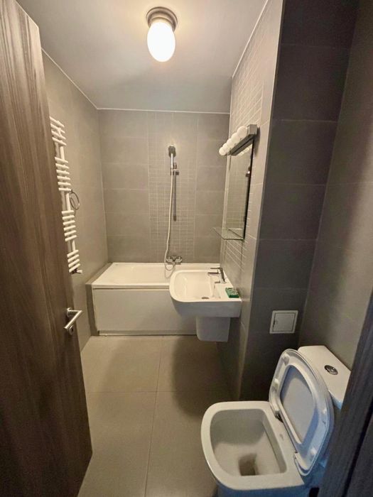 Garsoniera de inchiriat zona metrou Petrache Poenaru, Bucuresti