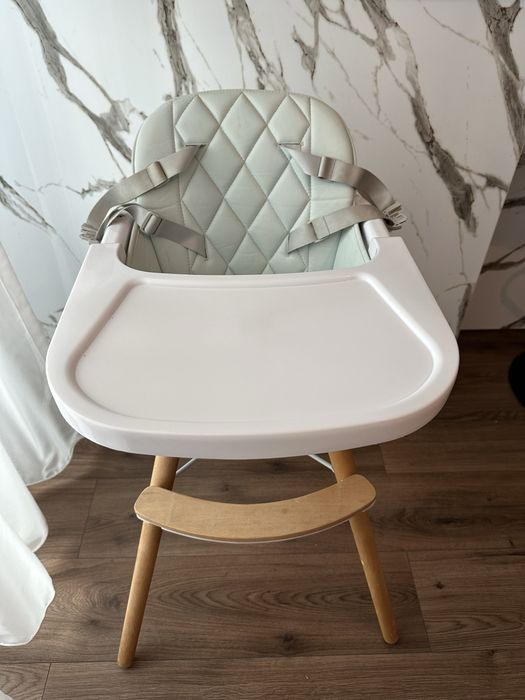 Scaun bebe de masa 2 in 1