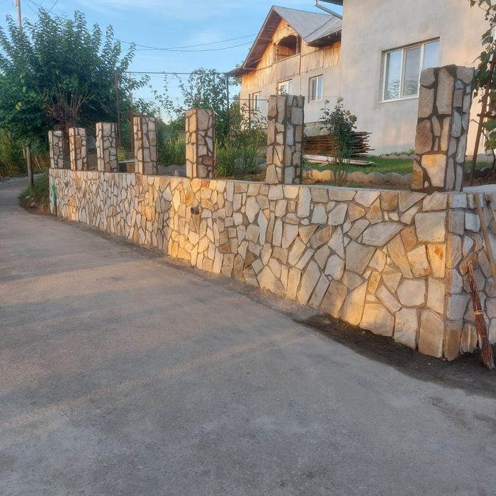 Grătare rustice și piatră naturală