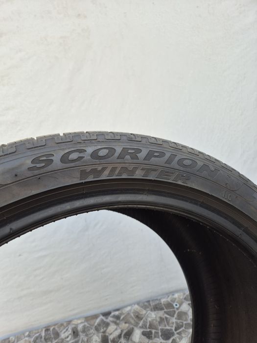 2бр 305 35 21 Pirelli Зимни - 22г
