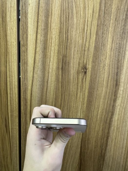 Iphone 16 pro max desert 256 gb 100 % 168 sikl