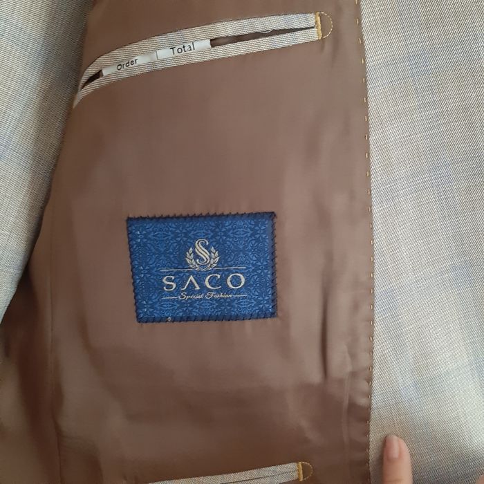 Продам стильный костюм