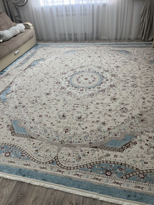 Продам ковер (4х4)