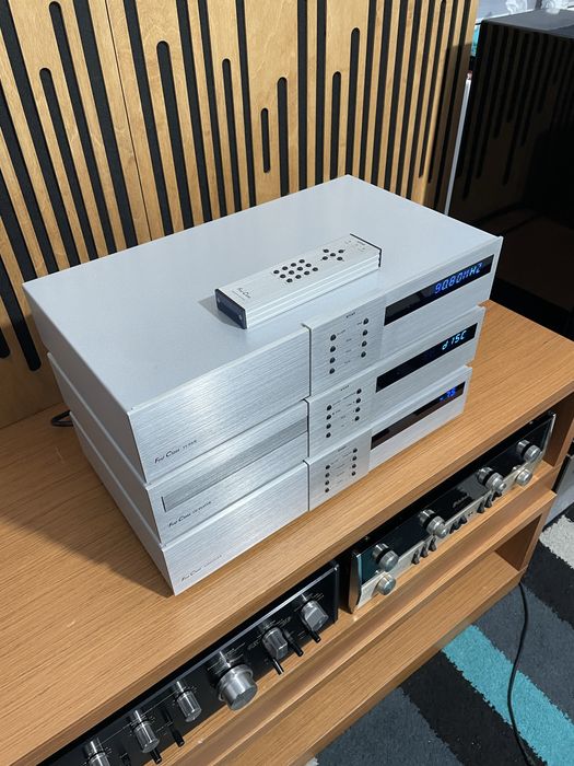 Arcus first class amplifier cd player si tuner