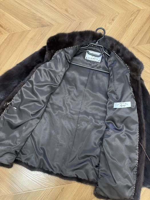 Норковая шуба продается