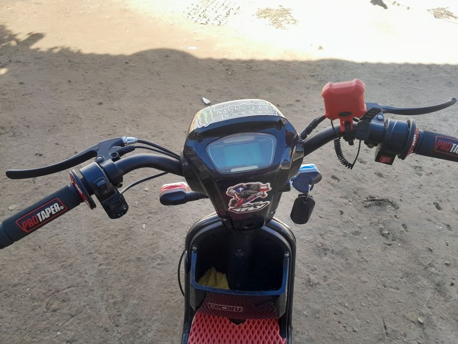 Продам скутер 70к