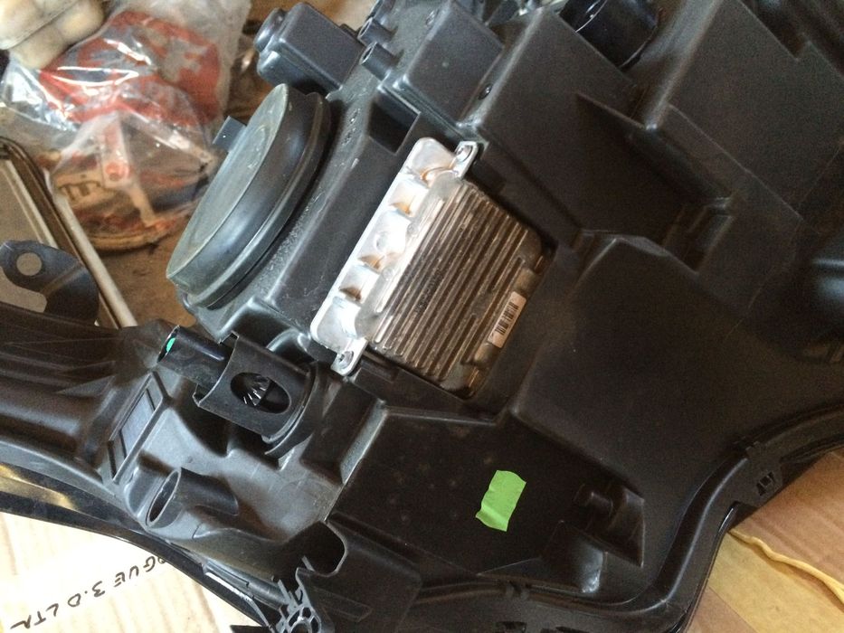 Range Rover Vogue 2012-16.m. Ляв фар комплект. Ксенон.