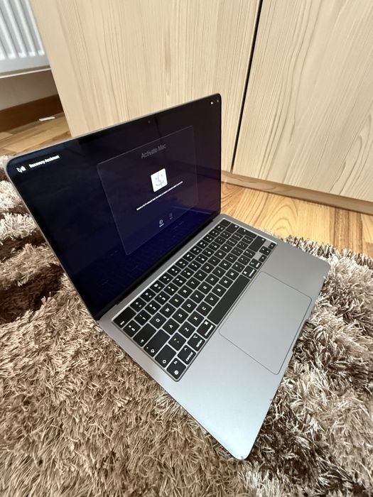 vand macbook air M2 ca nou