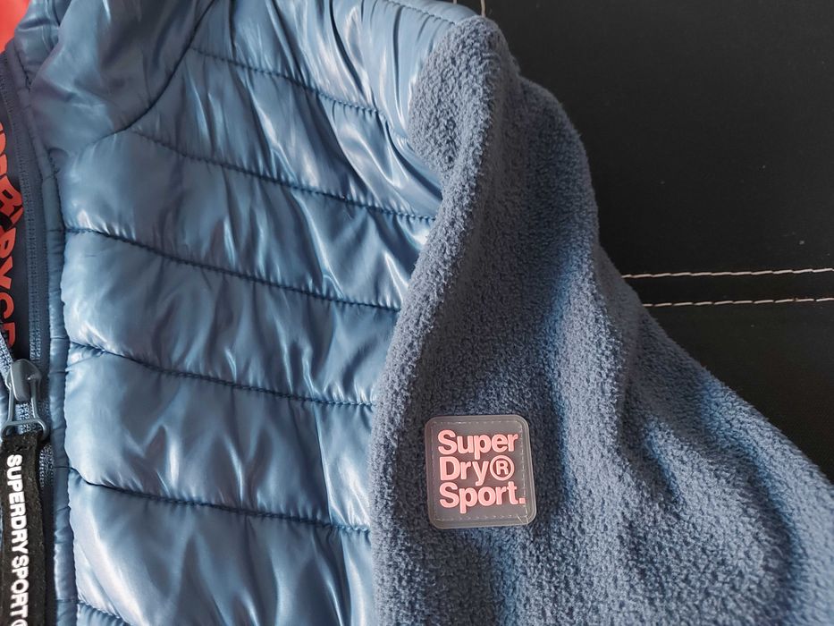 Спортно яке с качулка