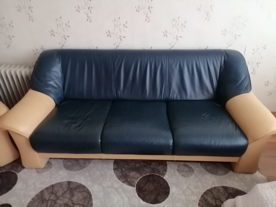 Кожен диван с два фотьойла