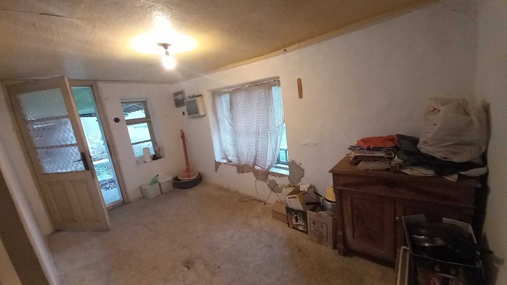 Продава се Къща в с. Топчии, Област Разград - 100 кв.м за 100 €/кв.м - Снимка #3