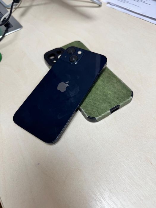 Продам айфон 13