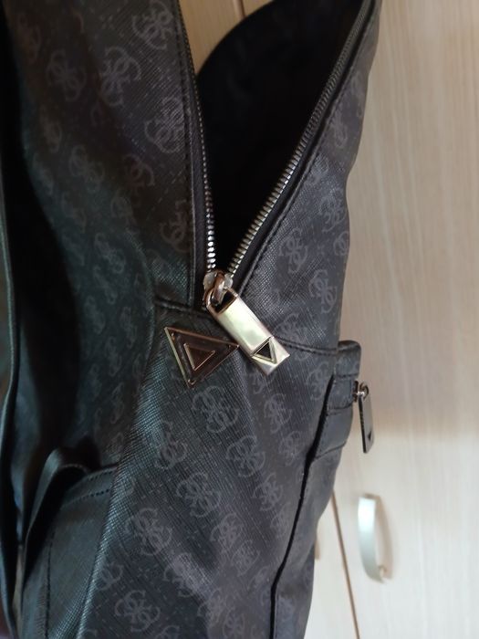 Раница за лаптоп Guess