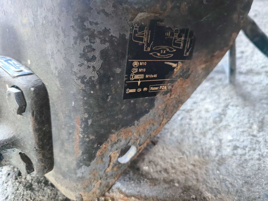 Теглич Toyota hilux