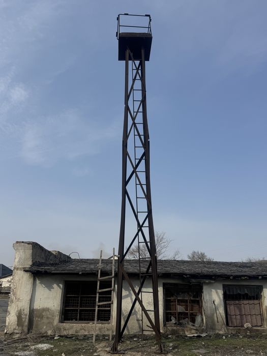 Вышка из металическова угалка