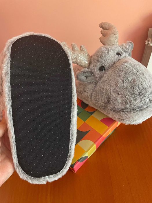 Коледни пантофи с мотив северен елен