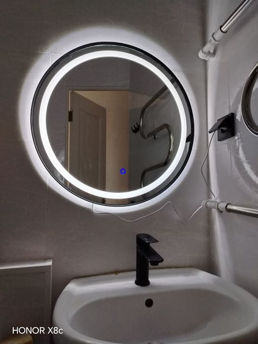 Зеркало с подсветкой 60*60