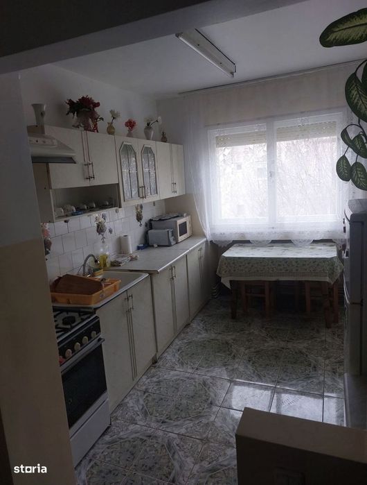 Apartament cu 2 camere, semidecomandat, etaj 4 din 4 , Blv. Muncii, Mi — fotografia 1