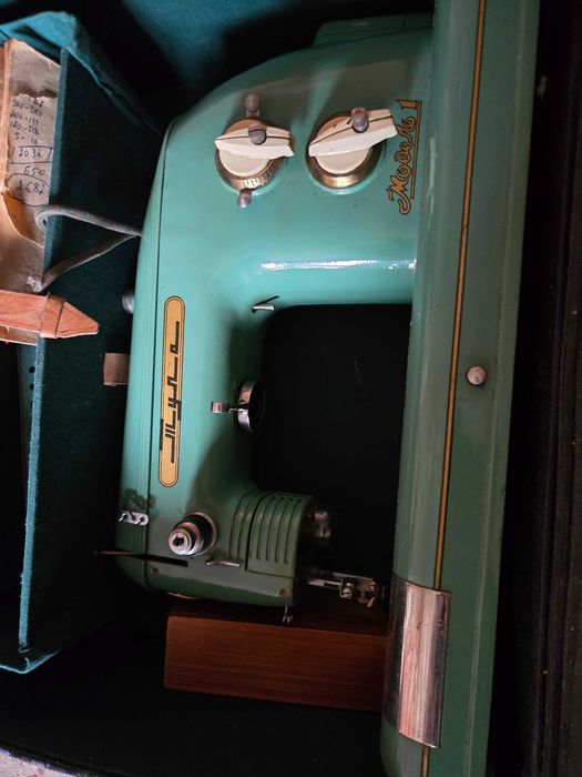 Продавам шевна машина