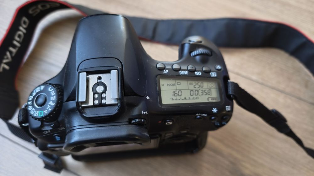 Canon 60d с грип и 2 батерии