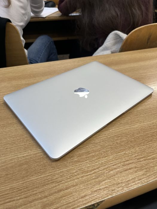 Macbook 12 inch i7