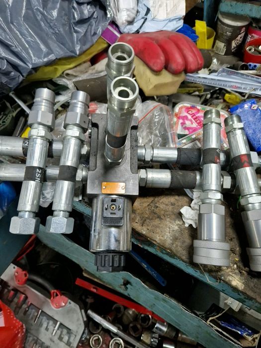 Гидрораспределитель, дивертор.