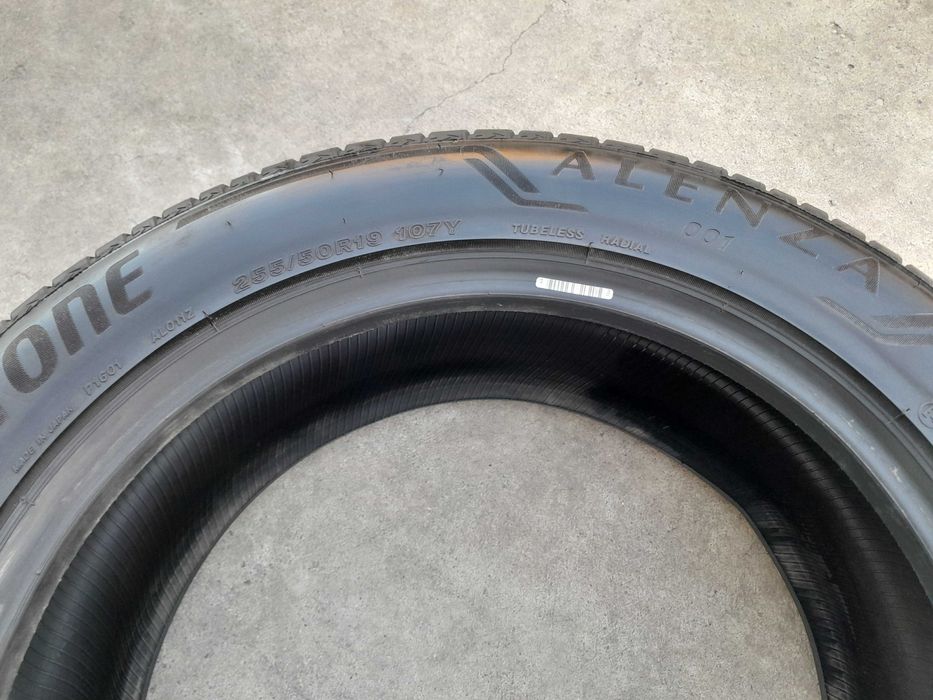 O anvelopa noua de vara 255 50 19 bridgestone alenza S001