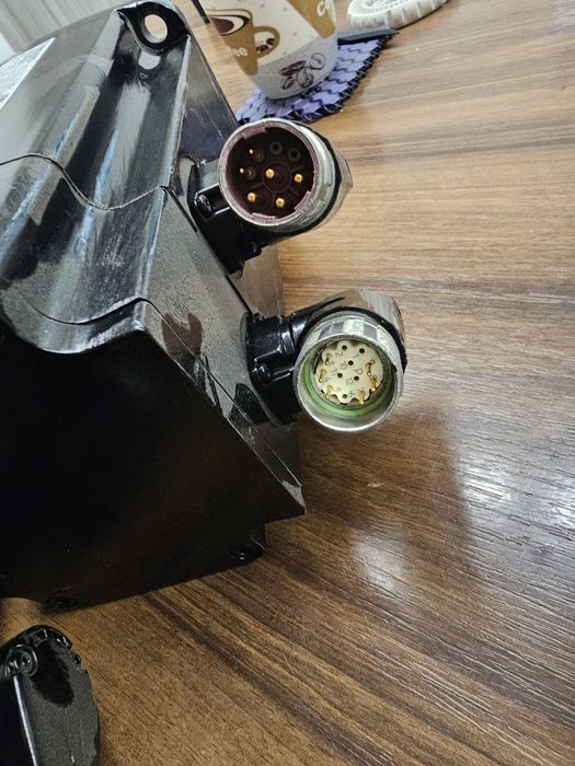 De vânzare 2 servomotoare , Schneider  Elau  /  Kronos