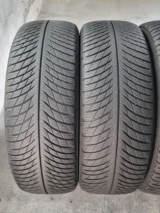 225/65/17 Michelin 4Броя: 300лв 6.5мм