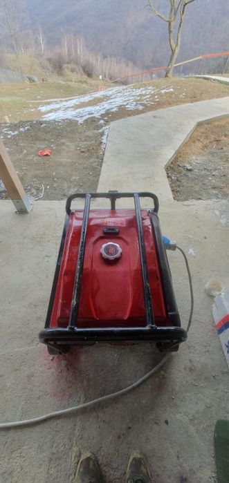 Vand generator benzina