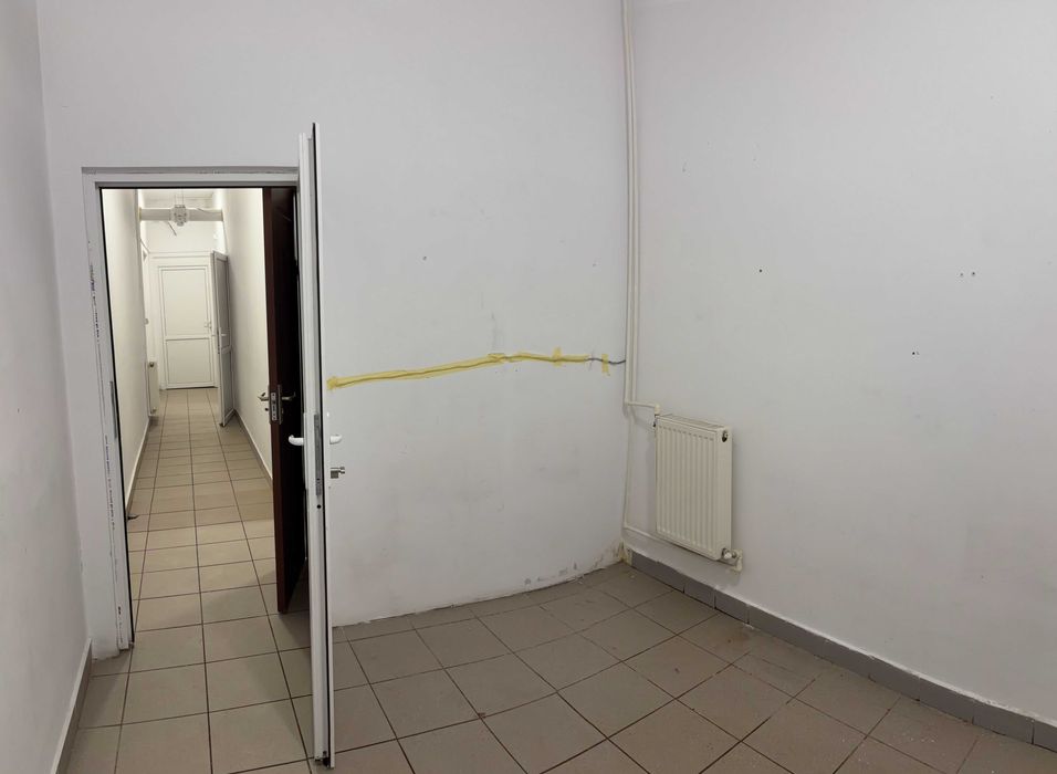 Inchiriez spatiu comercial stradal Sos. Straulesti 74.5 mp