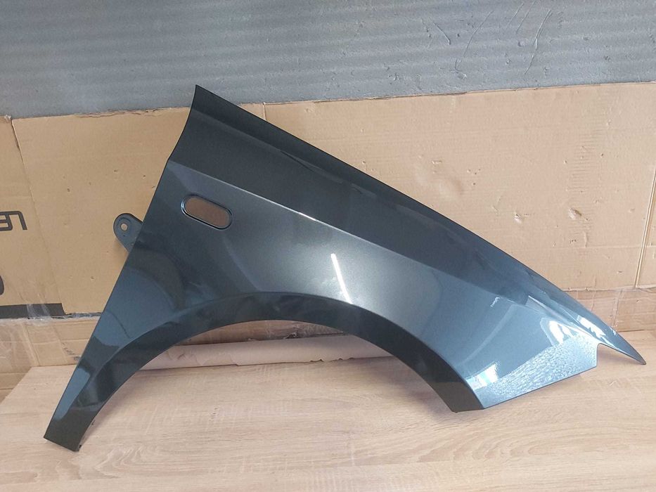 Aripa Fata Dreapta Seat Ibiza 2008-2012 (LW7Z (Gri Inchis))