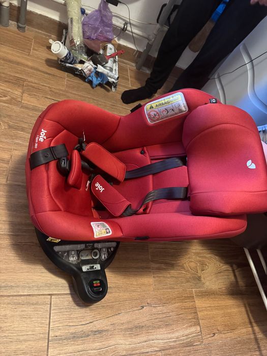 Scaun masinaJoie 360i spin cu picior in podea