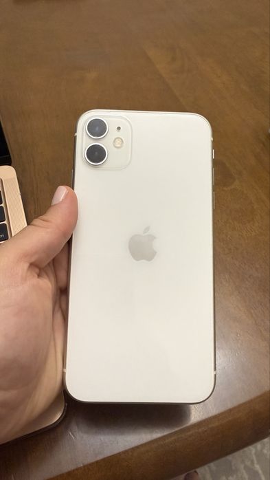 Продам оригинальный iPhone 11, 128 GB,белый