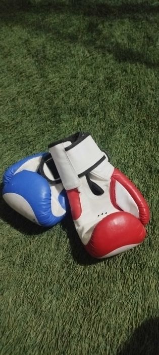 Боксерские перчатки