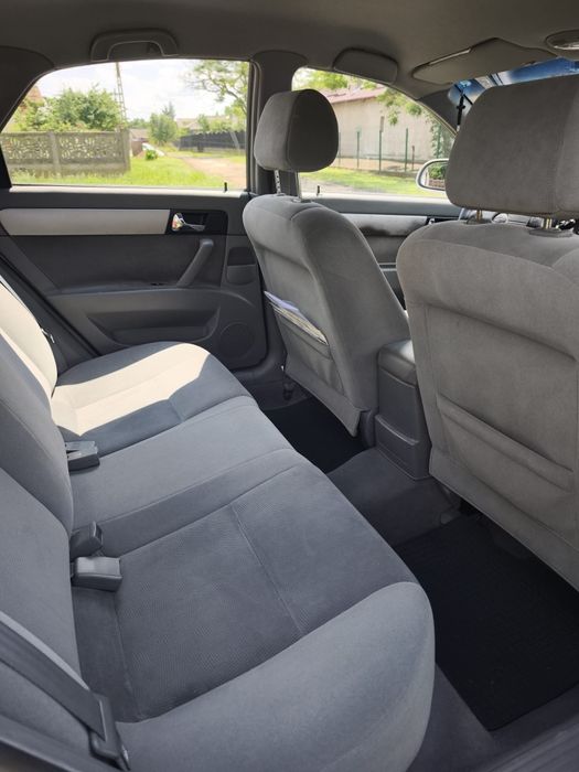 Vand Chevrolet Lacetti 1.6 Benzină – 2007 – Unic proprietar
Vând Chevrolet Lacetti, an fabricație 2007, motorizare 1.6 benzină, 109