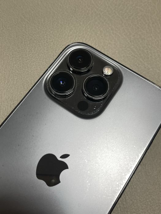 Продам IPhone 13 Pro 256ГБ    графит