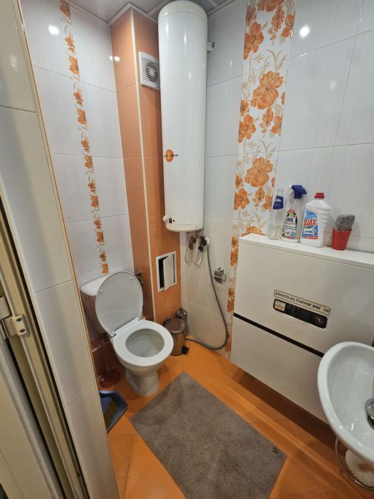 Дава се под наем Тристаен апартамент в Благоевград, Вароша - 90 кв.м за 459 € - Снимка #4