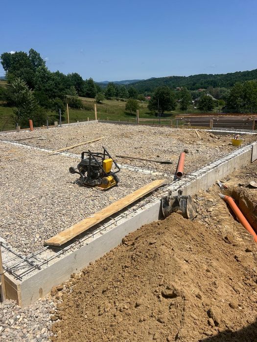 Execut lucrari, constructii, case la rosu, garduri, etc