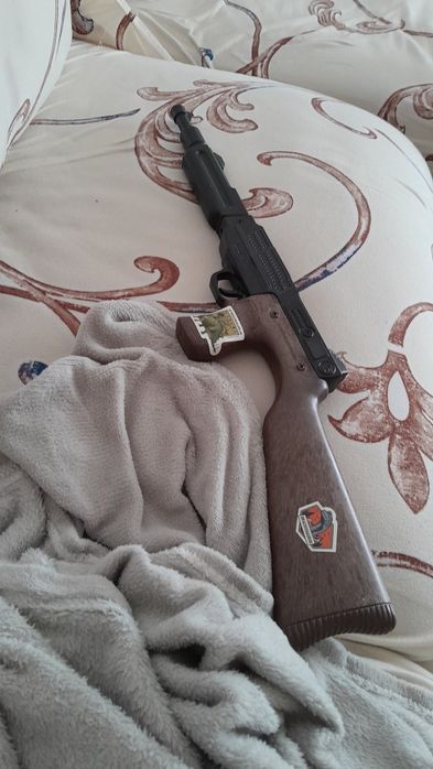 Machetă mitralieră