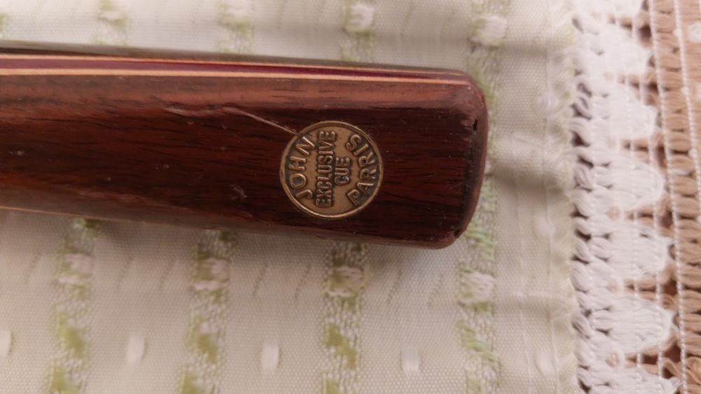 Продаю бильярдные кии и шары