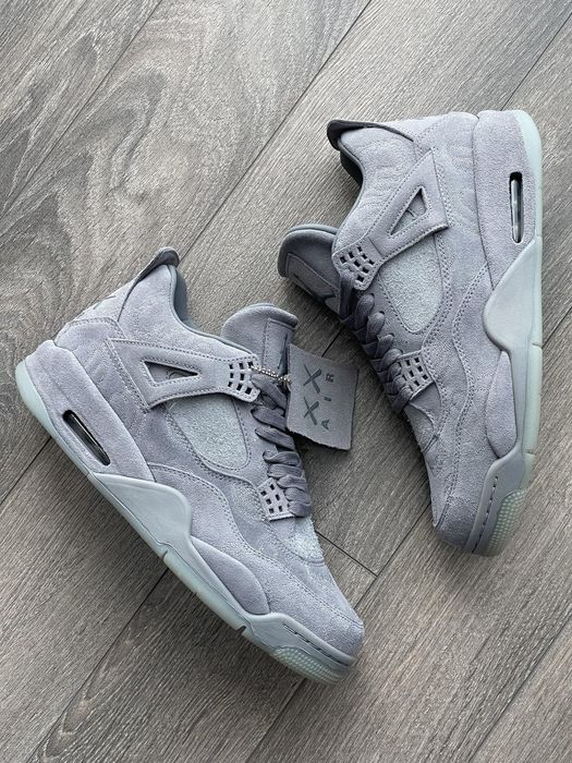 Jordan 4 retro Kaws