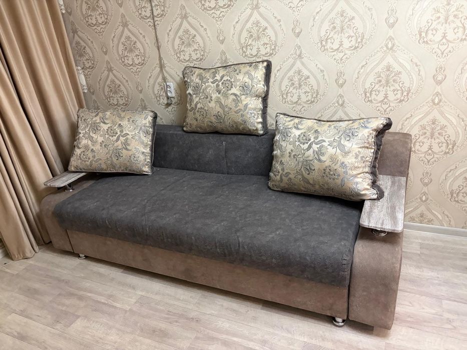 Продам диван раздвижной