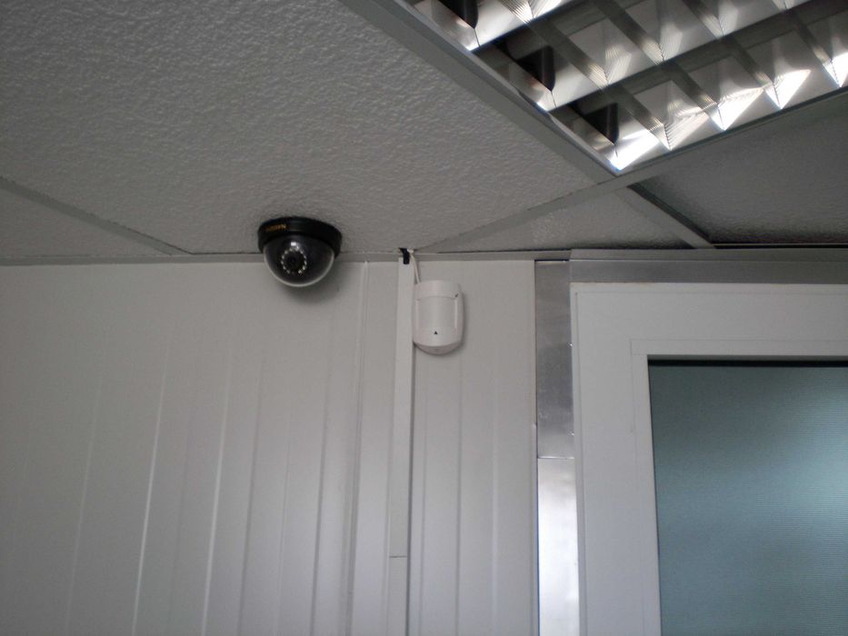 Дава се под наем Промишлена сграда в Шумен, Център - 400 кв.м за 306 € - Снимка #3