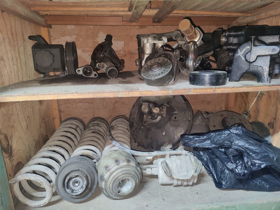 Запчасти на Мерседес 124