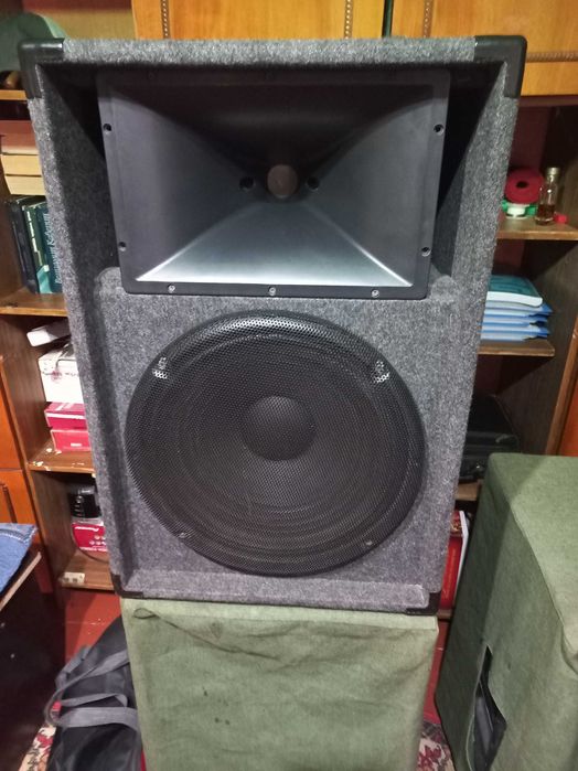 Продается две музыкальные колонки динамики  USA*