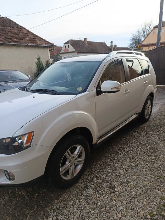Mitsubishi Outlander 2010 2.0 diesel 140 cp 4x4