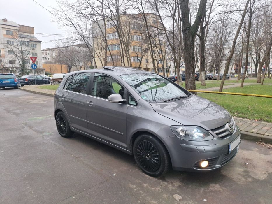 Vw GOLF Plus > 1.9 TDI > 2008 > Trapă >Climă >Senzori PARCARE > Cârlig