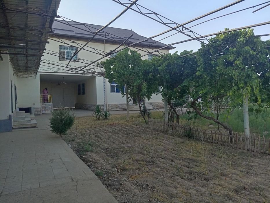 Сифатли уй сотилади